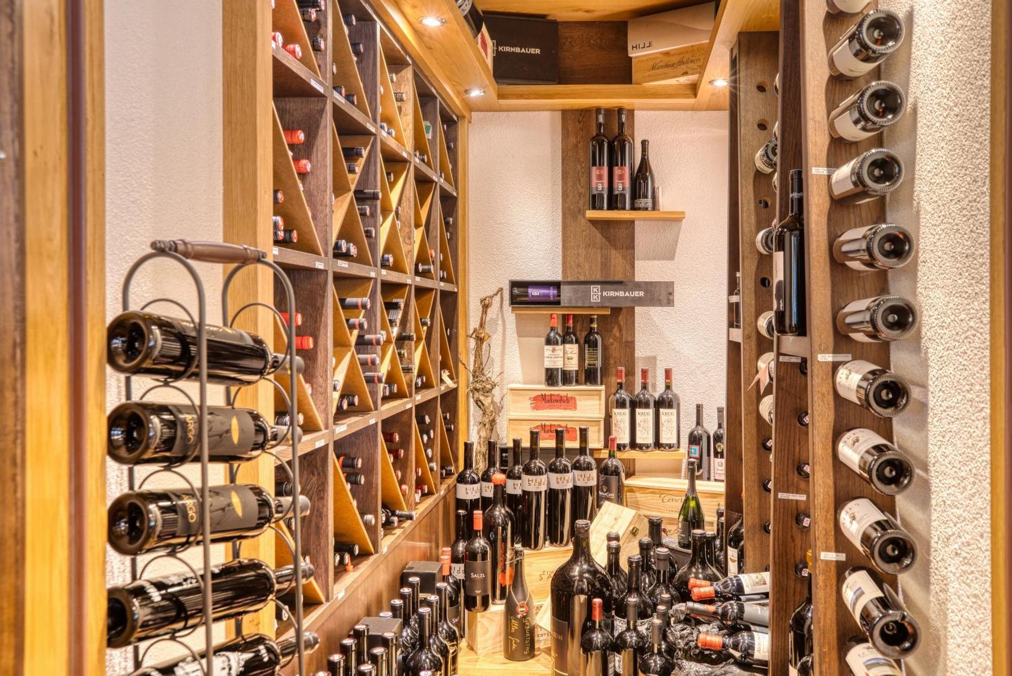 尔勒比尼斯马兰酒店 湖城 外观 照片